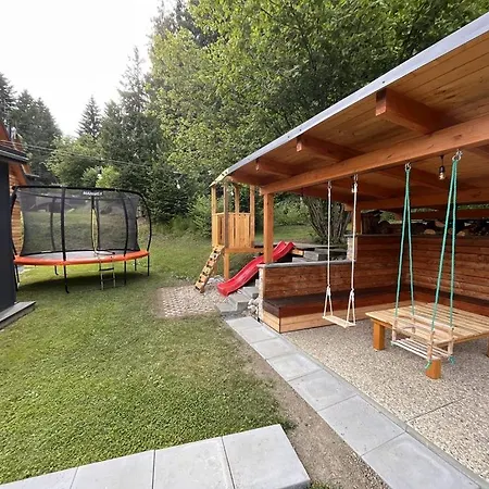 Chalet R *